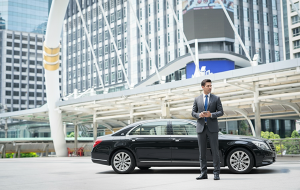 Read more about the article Taxi to Gatwick Airport: Smart Travel, Safety & First Aid Advice